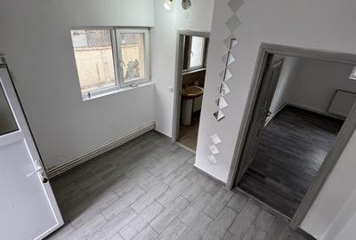 Casă individuală cu 4 camere cu Canalizare în B-dul București - 15