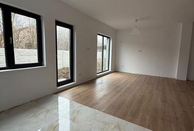 Casă cu 4 camere cu Teren 50 Mp în Drumul Taberei - 13