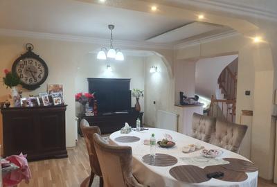 OFERTA EXCEPTIONALA - CASA  DE VANZARE -ZONA EXCLUSIVISTA - 12