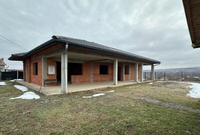 Casă cu 4 camere cu Teren 1800 Mp în Central - 8