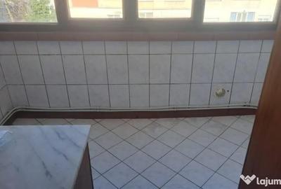 Apartament cu 3 camere decomandat în Central - 3