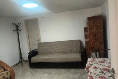 Casă cu 4 camere în Central - 2