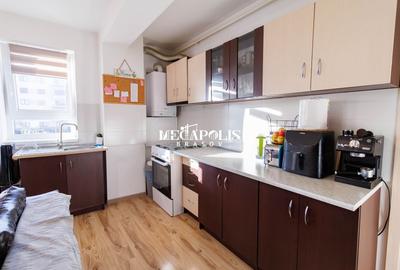 Apartament cu 2 camere semidecomandat în Tractorul - 11