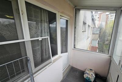 Apartament cu 2 camere semidecomandat, mobilat în Micro I - 19