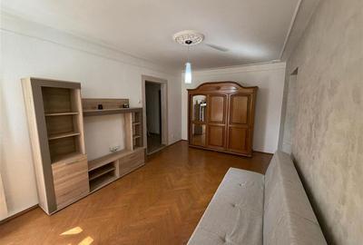Apartament cu 2 camere semidecomandat în Podu Roș - 1