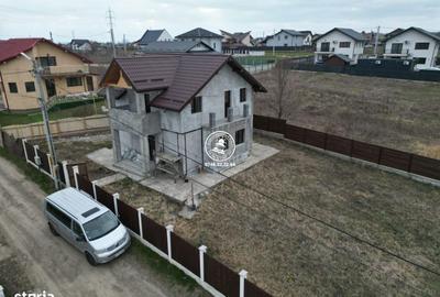 Casă cu 4 camere în Breazu