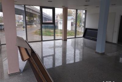 Spațiu comercial, de 200 mp, în Narcisa
