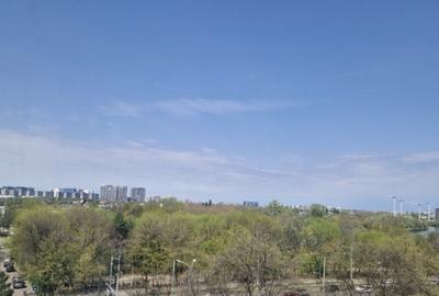 Apartament cu 4 camere decomandat în Colentina