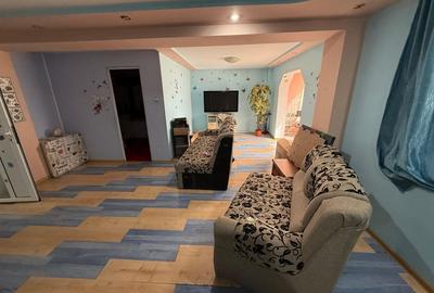 Apartament cu 3 camere decomandat, mobilat în Păcii - 2