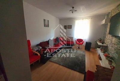 Apartament pe 4 camere, renovat complet la curte comuna in Balcescu - 3