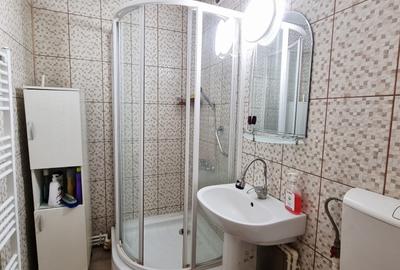 Apartament cu trei camere  zona Tiglina 1 et. 2 DECOMANDAT + GARAJ langa bloc - 8