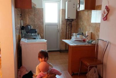 Apartament cu 3 camere semidecomandat în Brezoi - 5
