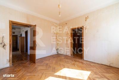 Casă cu 4 camere în Parcul Carol