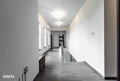 Casă cu 6 camere cu Teren 994 Mp în Central - 2