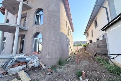 Vanzare  - Casa- Vila - Prelungirea Ghencea - Gladiolelor - teren 572mp - 330000 - 4