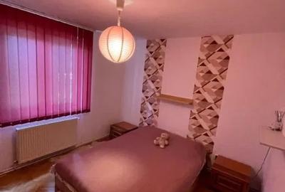 De vanzare apartament cu 3 camere in Dambu