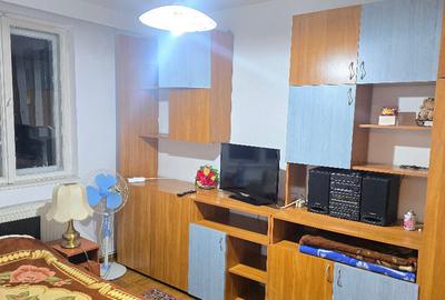Inchiriez apartament 2 camere decomandat in Deva, zona Enescu - 1