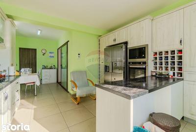 Casă cu 7 camere cu Teren 1004 Mp în Central - 12