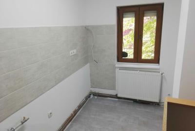 Apartament cu 3 camere decomandat în Micro 17 - 1