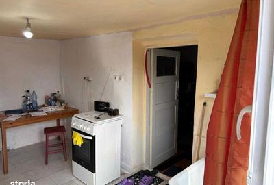 Casă cu 3 camere cu Teren 75 Mp în Central - 1