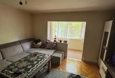 Apartament cu 3 camere decomandat, mobilat în Micro 16 - 1
