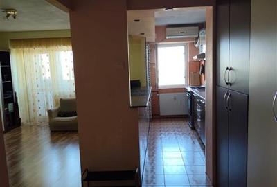 Garsonieră decomandată, mobilată în Tei - 3