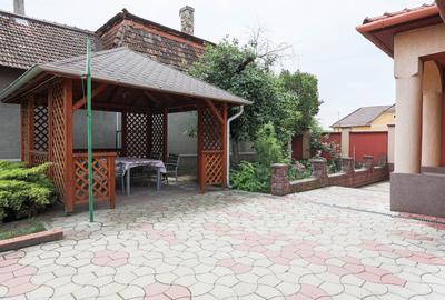 Casă individuală cu 4 camere cu Canalizare în Central - 9