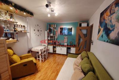 1 Decembrie 1918, Trapezului, Piata, Metrou - 1