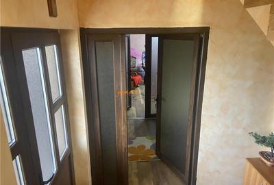 Casa de situata la Vanatori , parter si mansarda , 168 mp , - 2