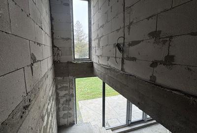 Casă cu 5 camere cu Teren 445 Mp în Cumpăna