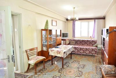 Apartament cu 2 camere decomandat, mobilat în Central