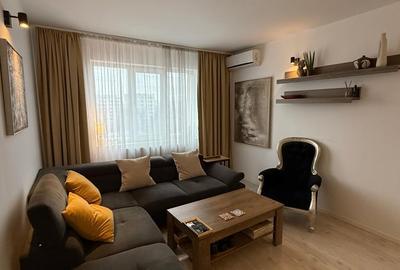 Apartament cu 3 camere semidecomandat în Berceni - 1