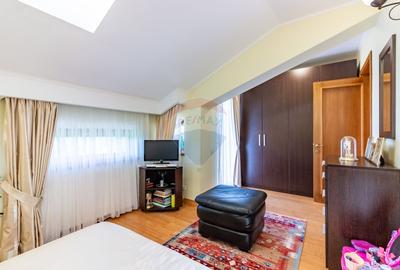 Casa / Vila in Corbeanca, pe strada Laguna Albastra, langa lac - 13