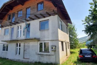 Casă cu 5 camere cu Teren 1500 Mp în Unirea - 3