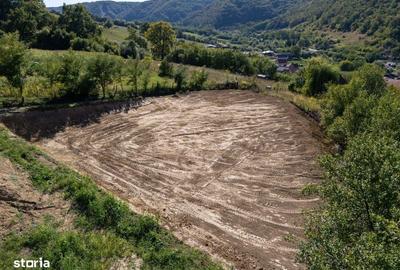 Teren de 1450 mp, în Central - 4