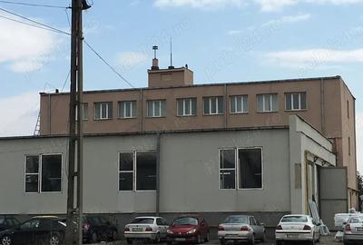 Spațiu comercial, de 1,000 mp, în Central - 2