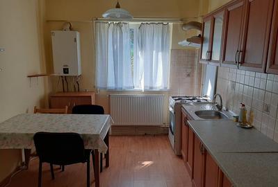 Apartament cu 4 camere decomandat în Ocna Mureș - 3