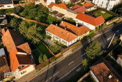 Casă cu Teren 384 Mp în Simeria - 1