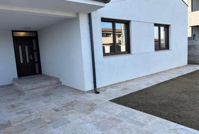 Proprietar vând vilă modernă în Ghiroda - 1