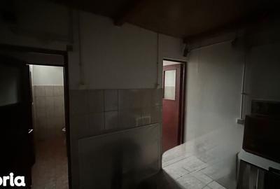 Spațiu comercial, de 146 mp, în Central - 4