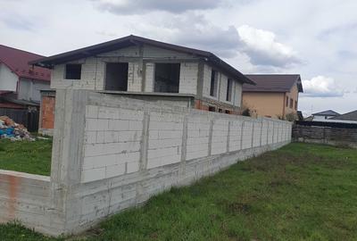Casă cu 4 camere în Geamăna - 1