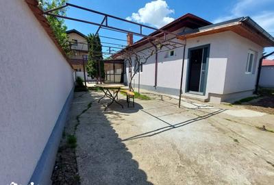 Casă cu 4 camere cu Canalizare în Central - 2