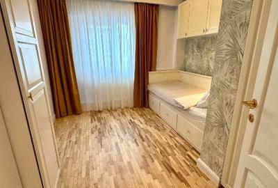 Apartament cu 3 camere semidecomandat, mobilat în 13 Septembrie - 5