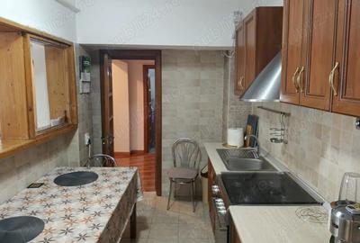 Apartament cu 3 camere zona ultracentrala Bazar confort 1 Etaj 3 S=88mp Pret: 92.000 euro - 5
