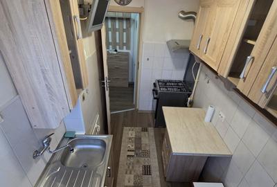 Garsonieră decomandată în Astra - 4