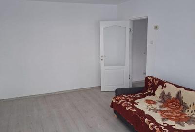 Apartament cu 2 camere semidecomandat în Florilor - 2