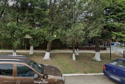 Casă cu 7 camere cu Teren 2000 Mp în Central