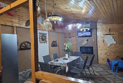 Casă cu 3 camere cu Teren 500 Mp în Central - 1