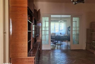 Casă cu 3 camere decomandat în Central - 19