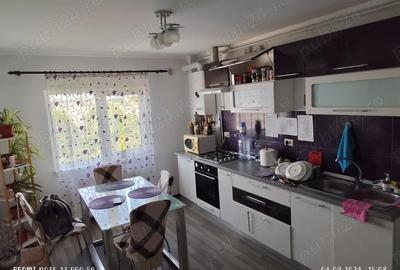 Apartament cu 3 camere decomandat în Poarta 6 - 6